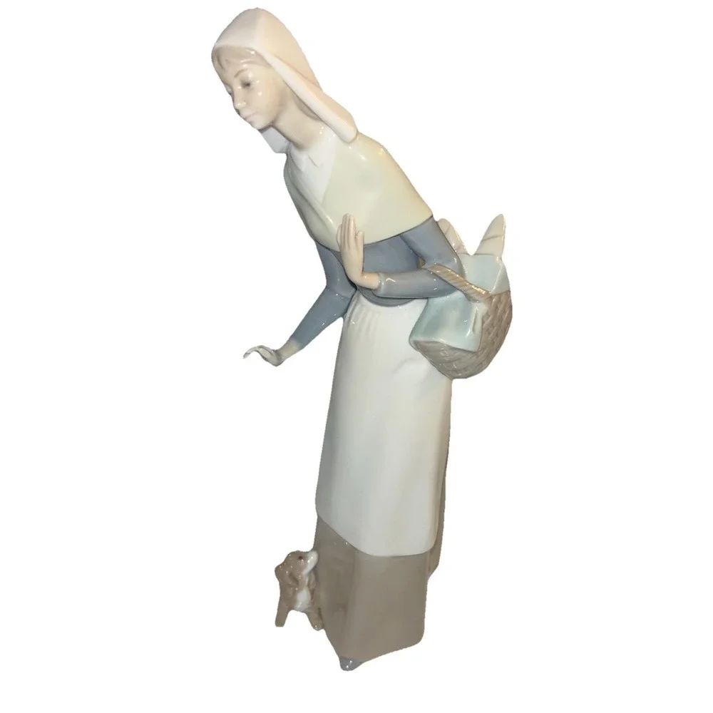 Lladro Figurine Shepherdess with Puppy and Bread Basket #1034 Mint
